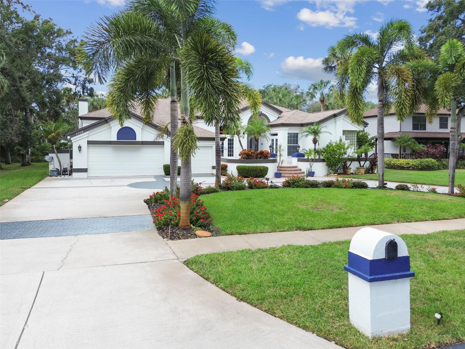 MEYERS COVE - Residential