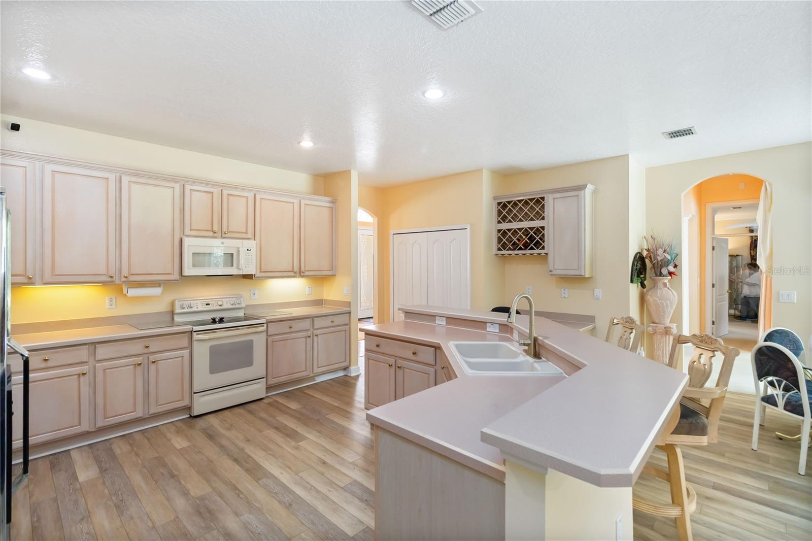 SEVILLE CHASE - Residential