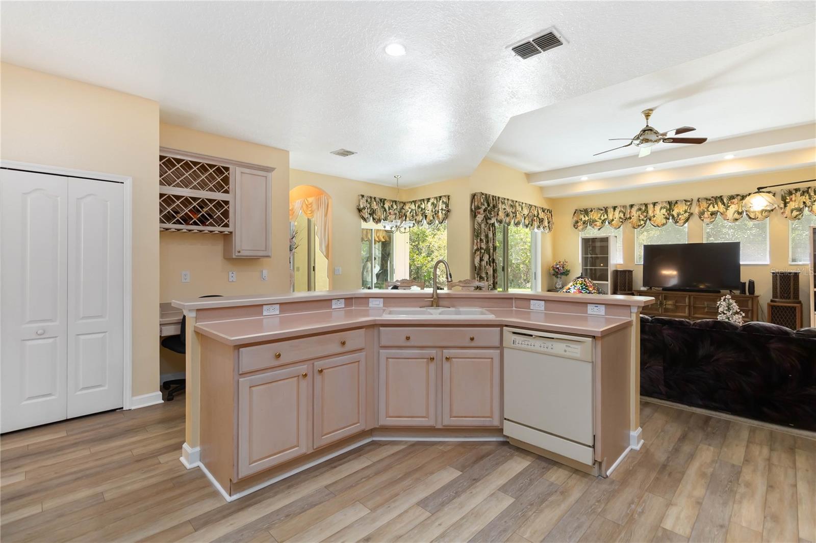 SEVILLE CHASE - Residential