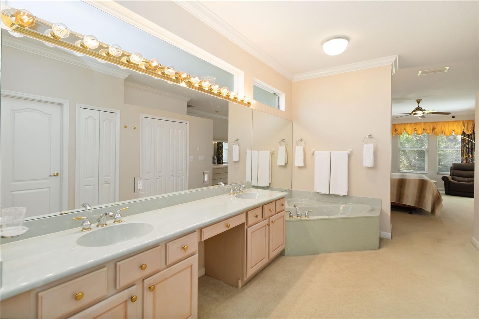 SEVILLE CHASE - Residential