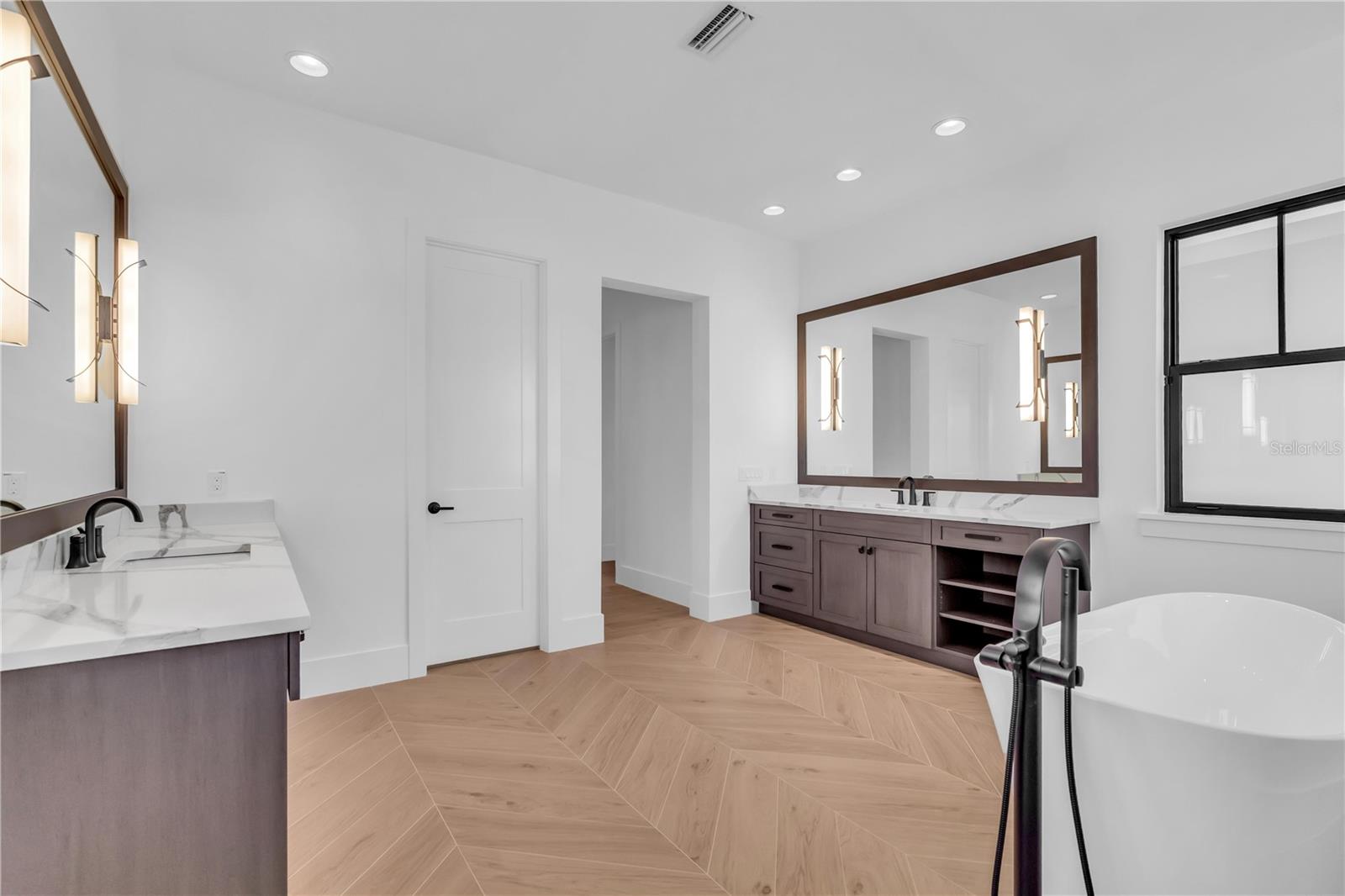 NORTH ISLES - Residential