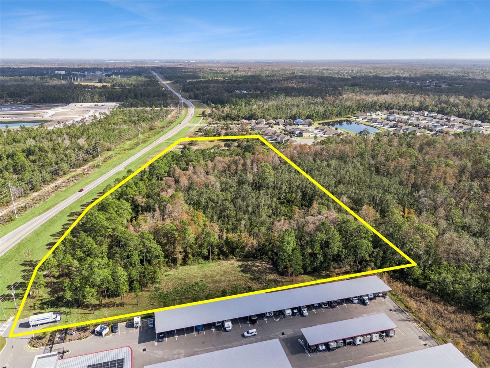 STORAGE UNITS AT REUNION - Land