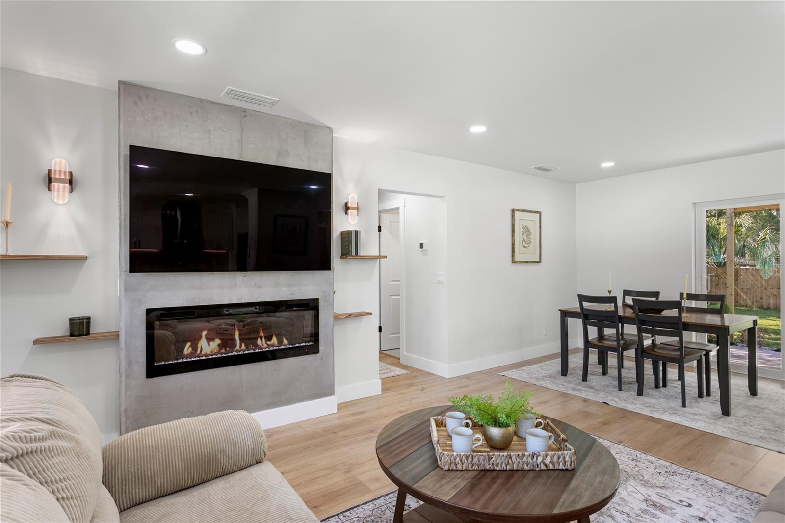 1413 CROYDON DRIVE