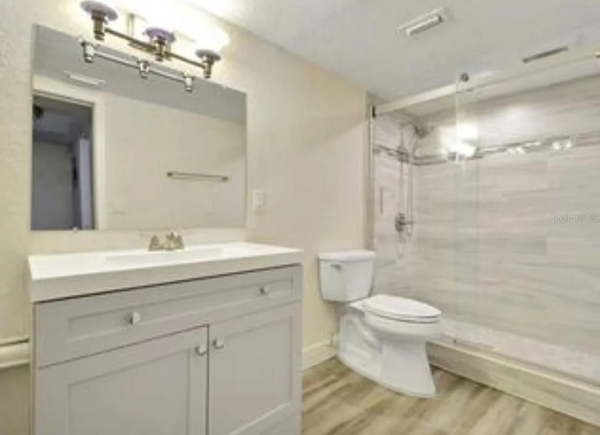 LA COSTA BRAVA LAKESIDE - Residential