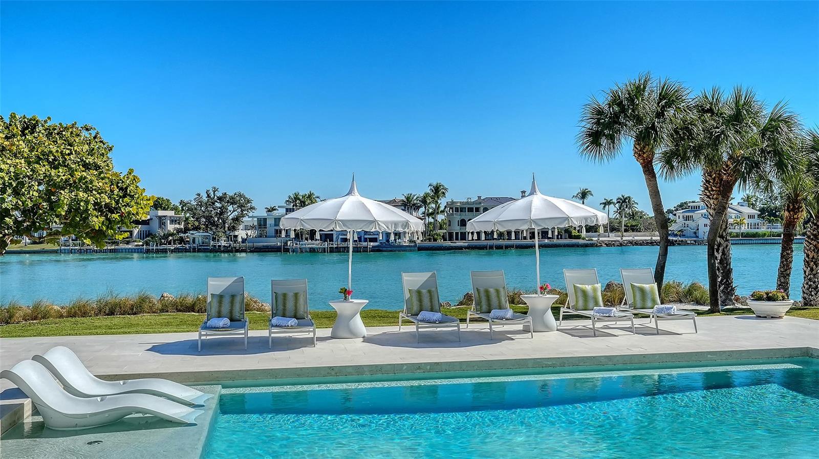 LIGHTHOUSE POINT - Residential