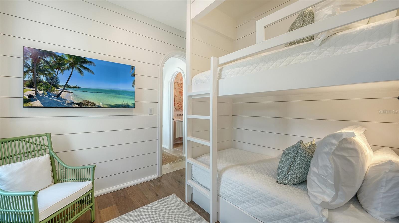 LIGHTHOUSE POINT - Residential