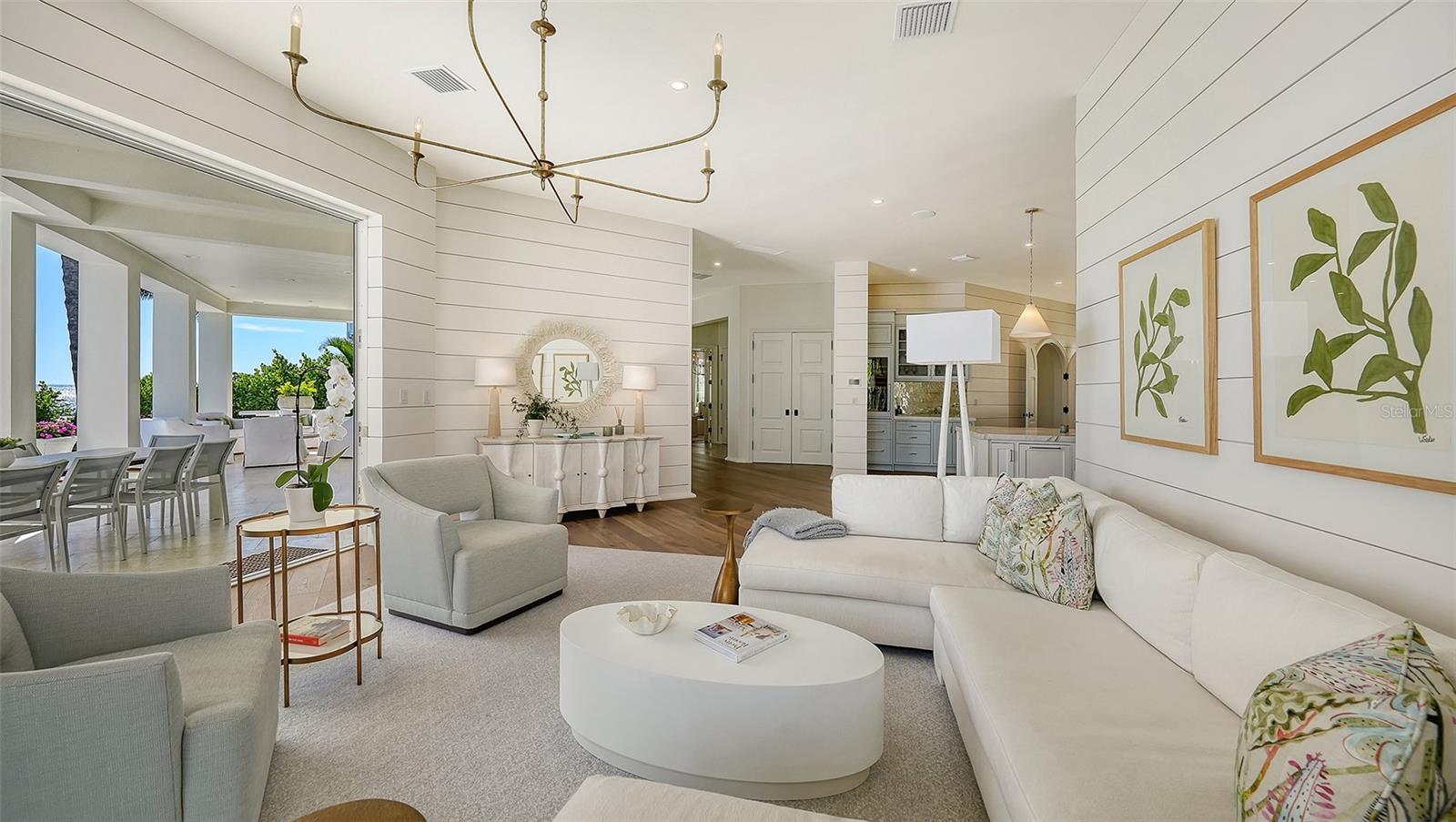 LIGHTHOUSE POINT - Residential