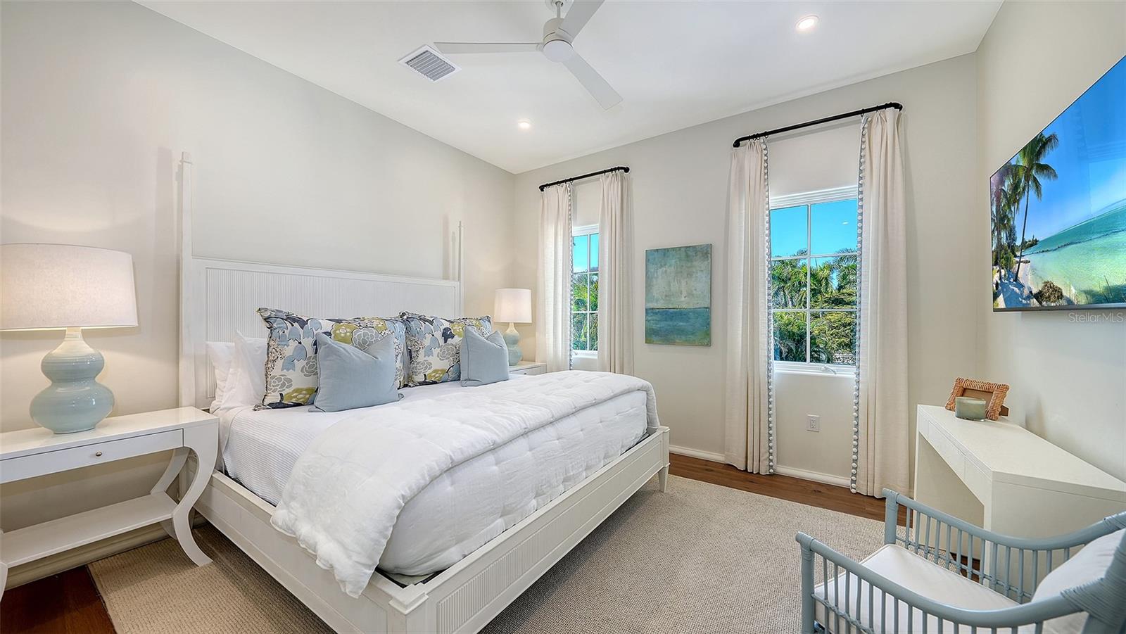 LIGHTHOUSE POINT - Residential