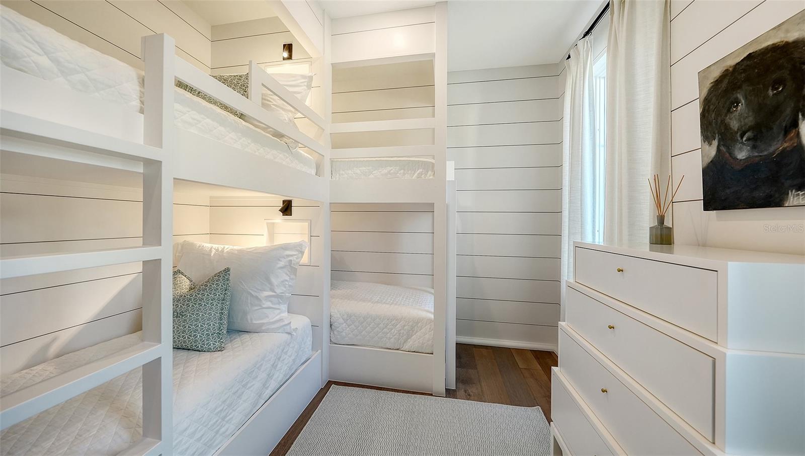 LIGHTHOUSE POINT - Residential