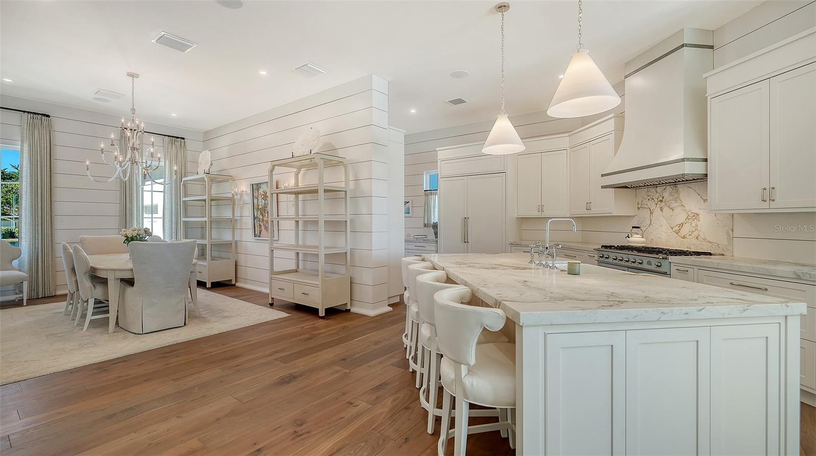 LIGHTHOUSE POINT - Residential