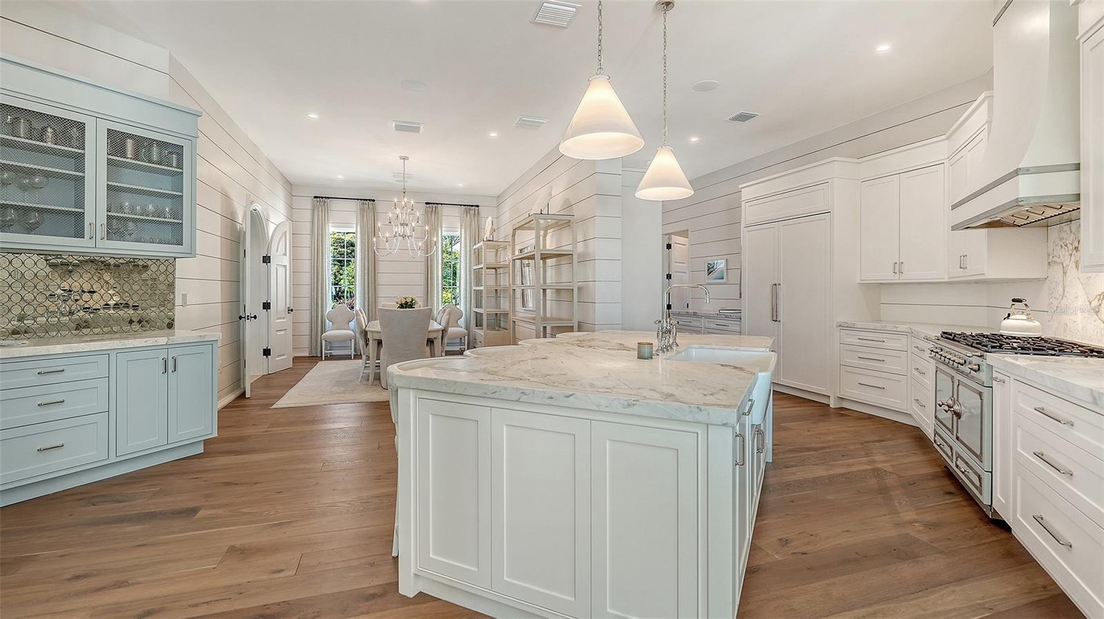 LIGHTHOUSE POINT - Residential