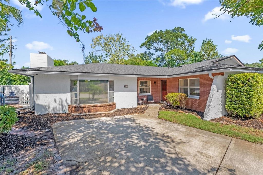 Photo of 623 Swallow Drive, Casselberry, FL 32707 (MLS # V4943938)