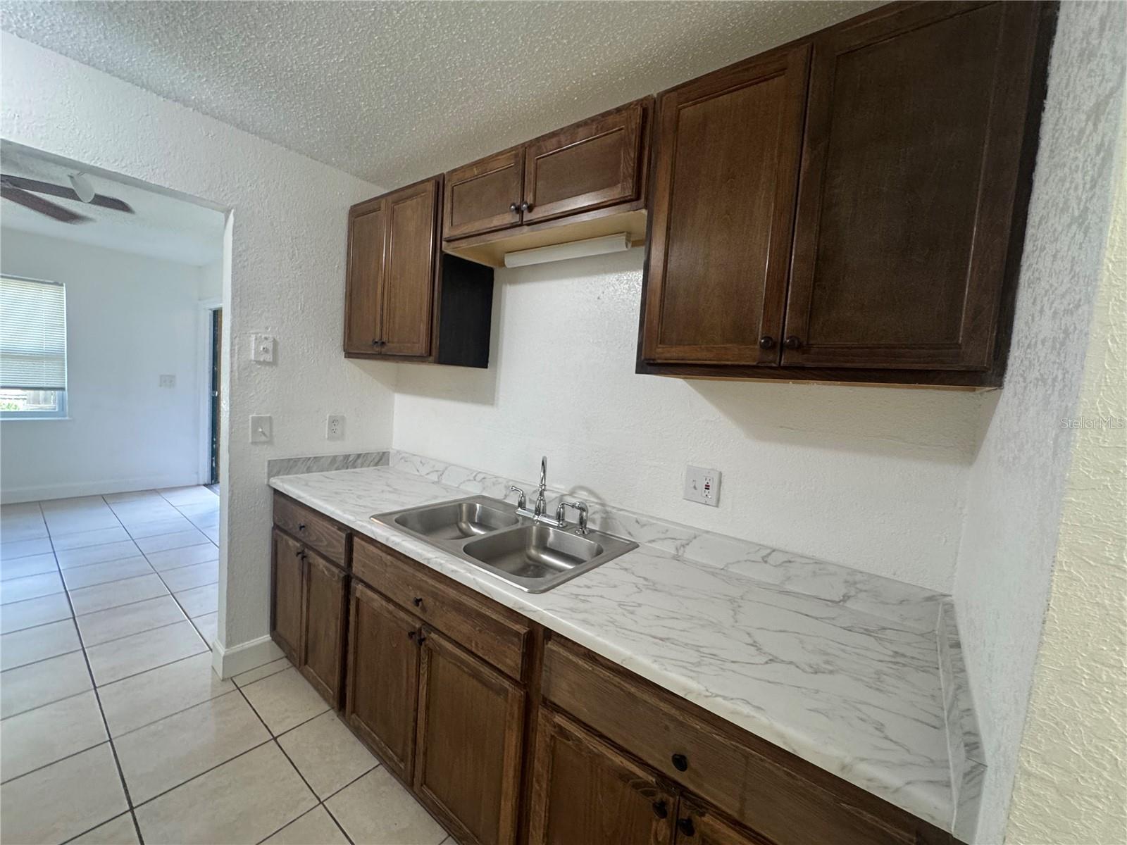 WEST PORT - Residential Lease