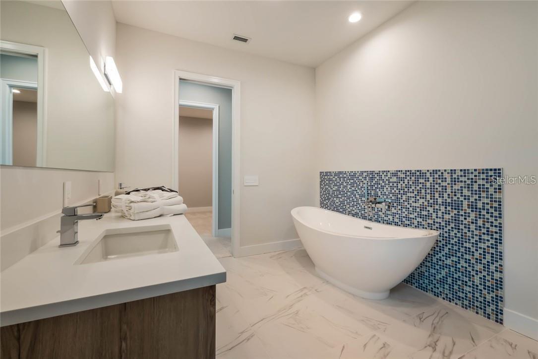 SHORELAND WOODS SUB - Residential