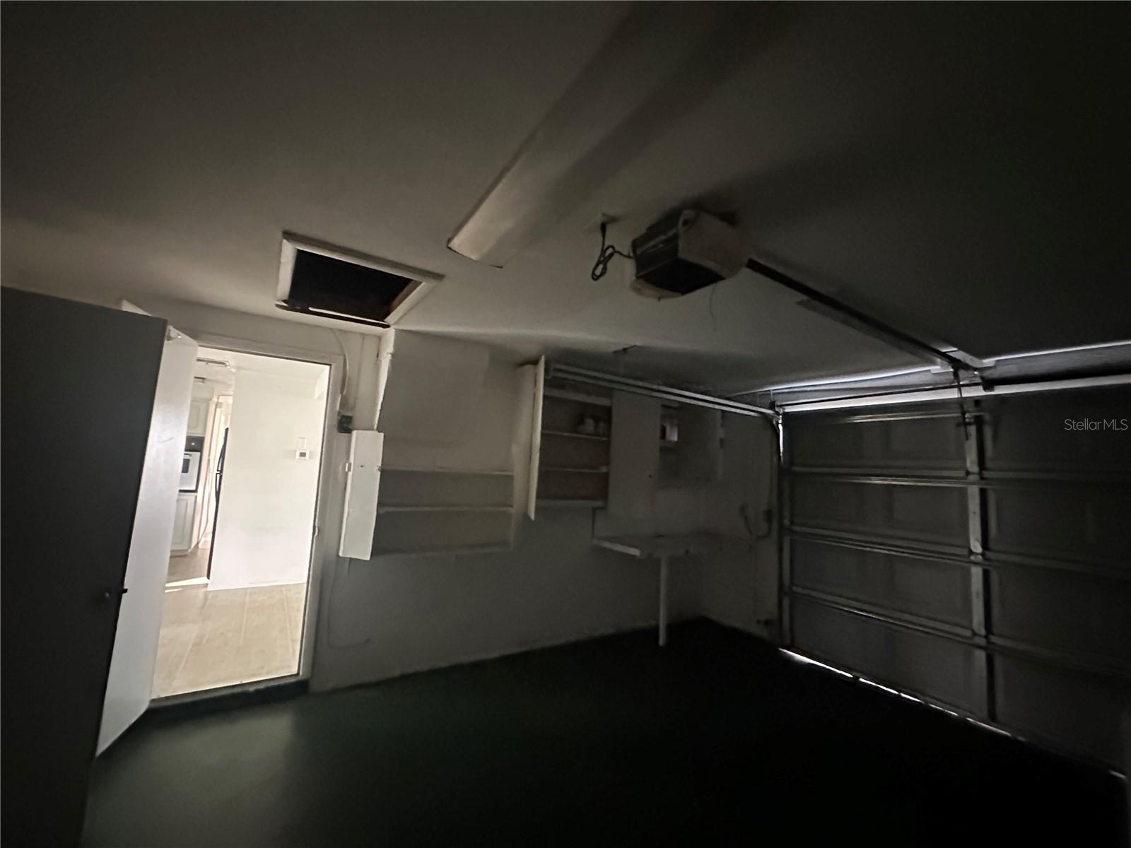 COLONIAL MANOR - Residential