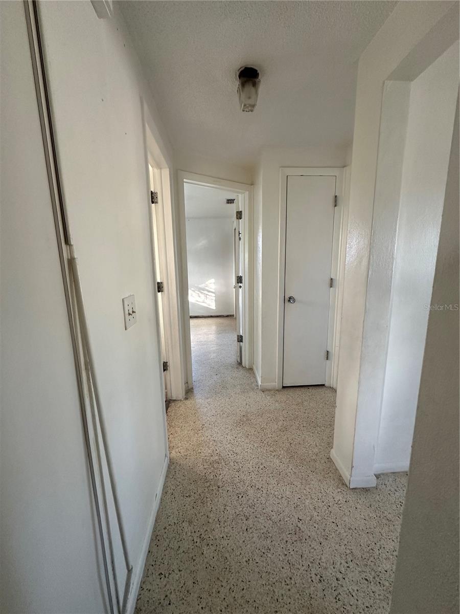 COLONIAL MANOR - Residential