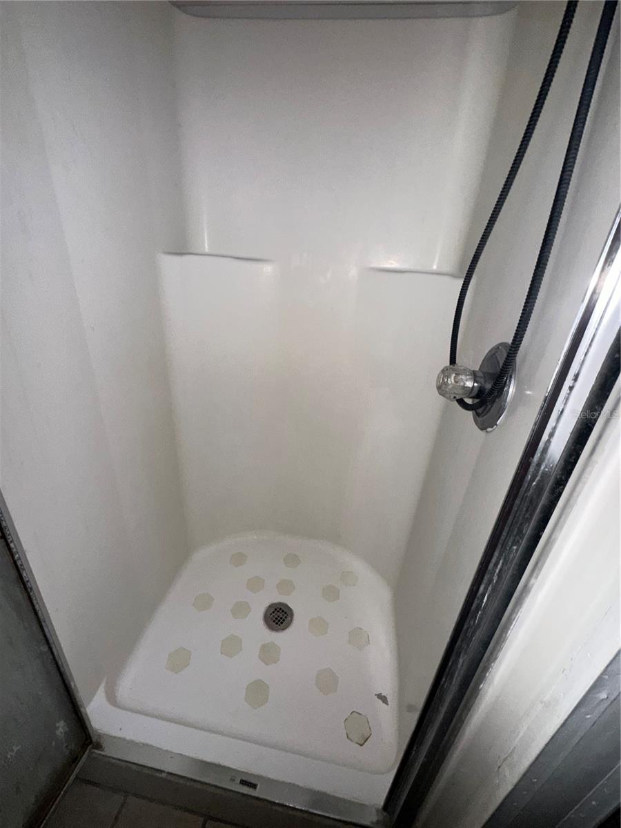 COLONIAL MANOR - Residential