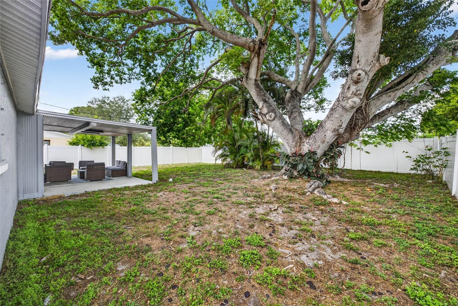 FAIRLAWN PARK MANOR - Residential