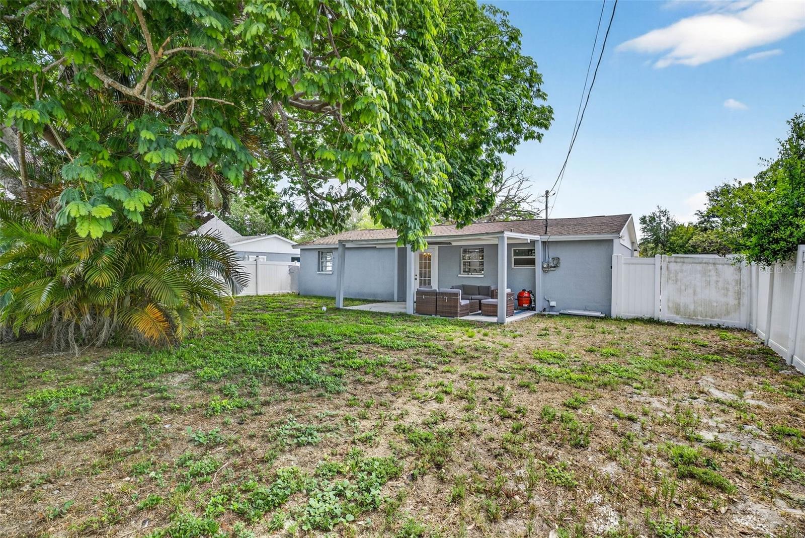 FAIRLAWN PARK MANOR - Residential