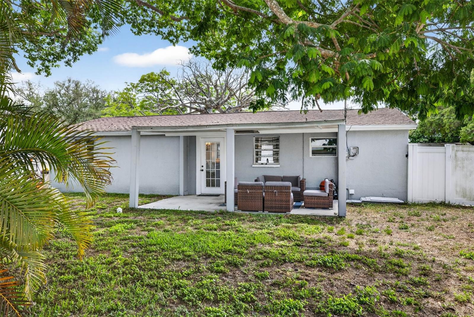 FAIRLAWN PARK MANOR - Residential