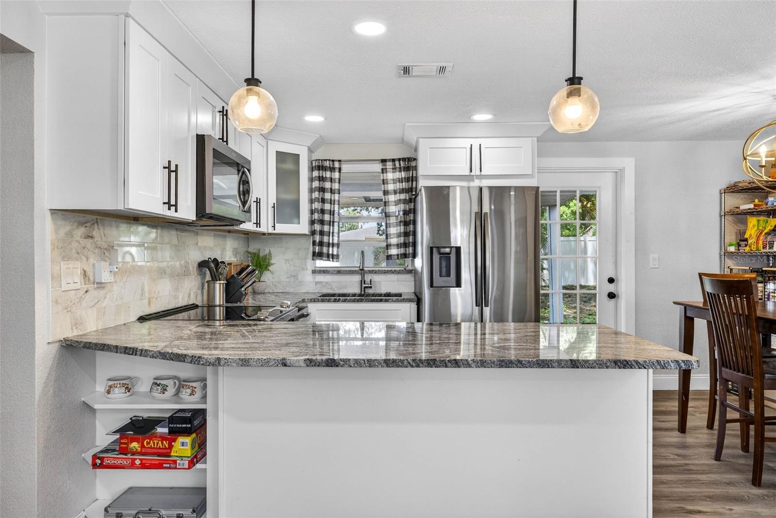 FAIRLAWN PARK MANOR - Residential