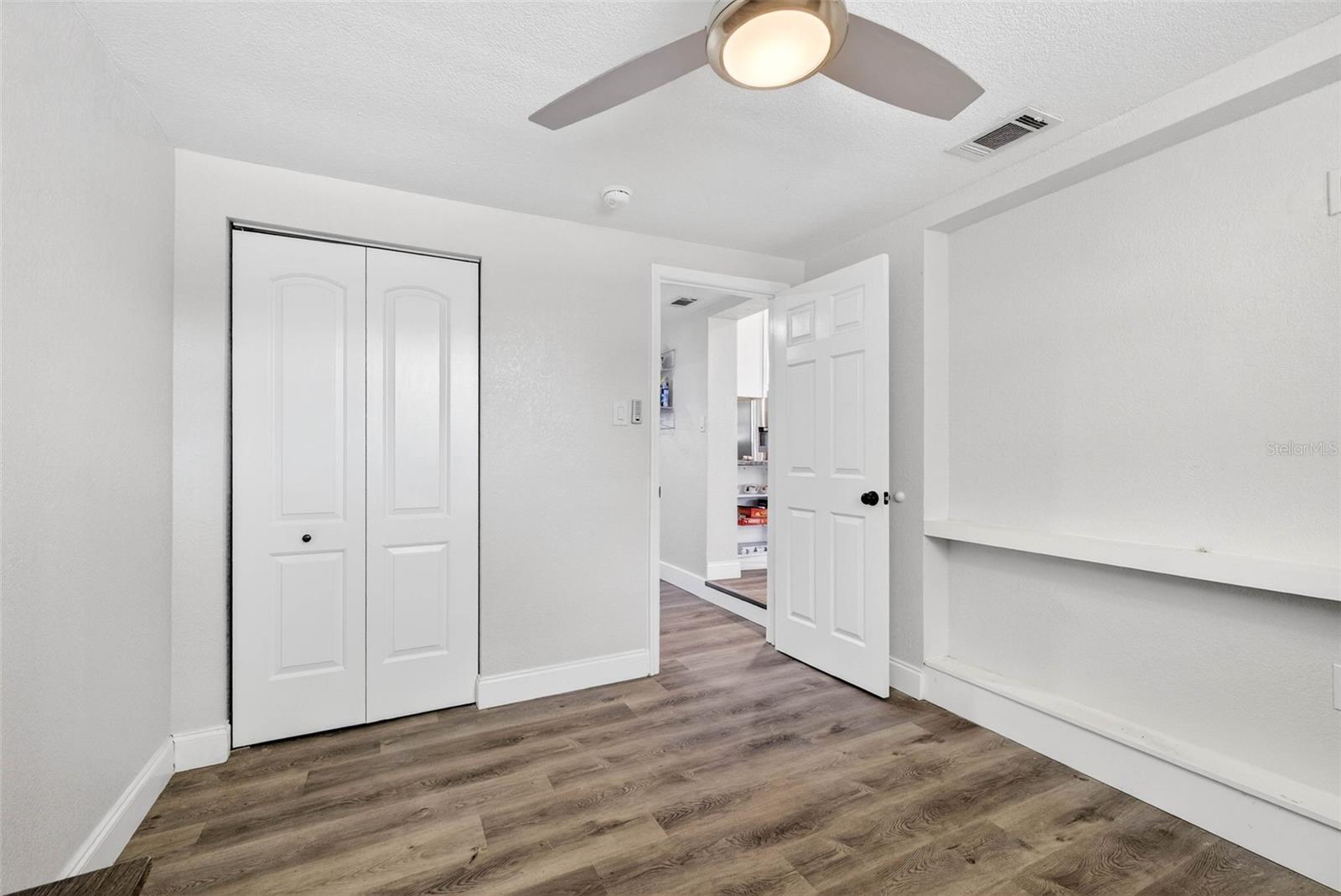 FAIRLAWN PARK MANOR - Residential