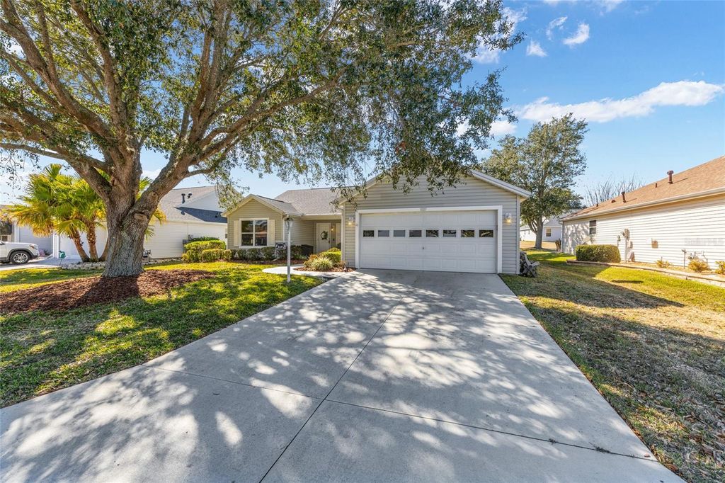 Photo of 8337 SE 176th Lawson Loop, The Villages, FL 32162 (MLS # OM717826)