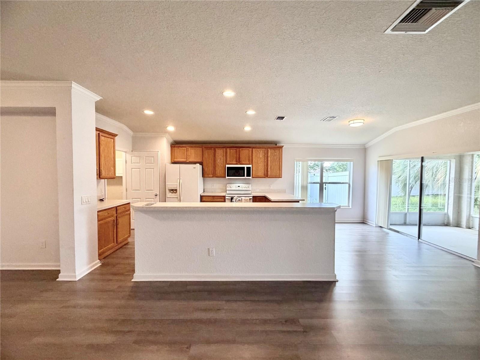 5695 SW 39TH STREET
