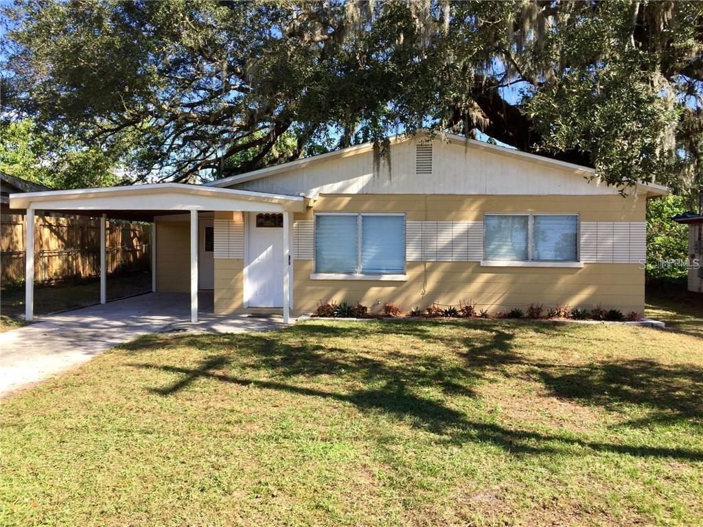 This is the perfect starter home, retirement home or investment property ready to move in. Freshly painted inside and out. Seize the chance to own a cozy home in the best school district of South Lakeland. Great yard space fully fenced for privacy. Welcome home!