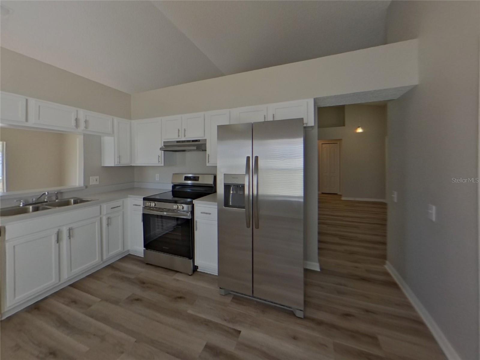 ISLAND WALK PH II - Residential Lease