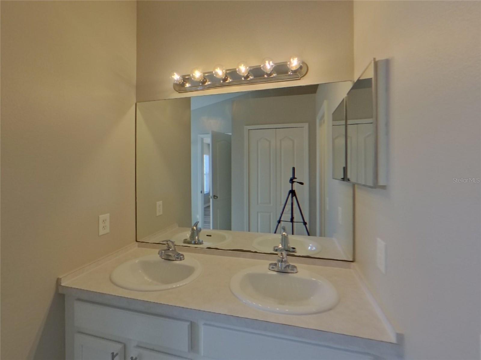 ISLAND WALK PH II - Residential Lease