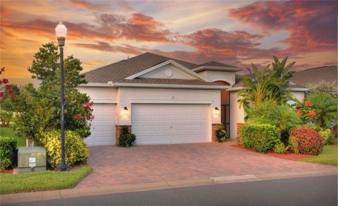 A home in WINTER HAVEN