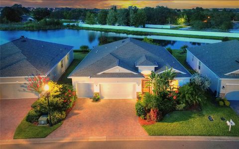 A home in WINTER HAVEN