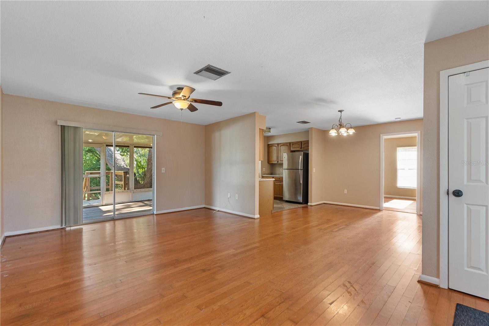 SPRING HILL - Residential