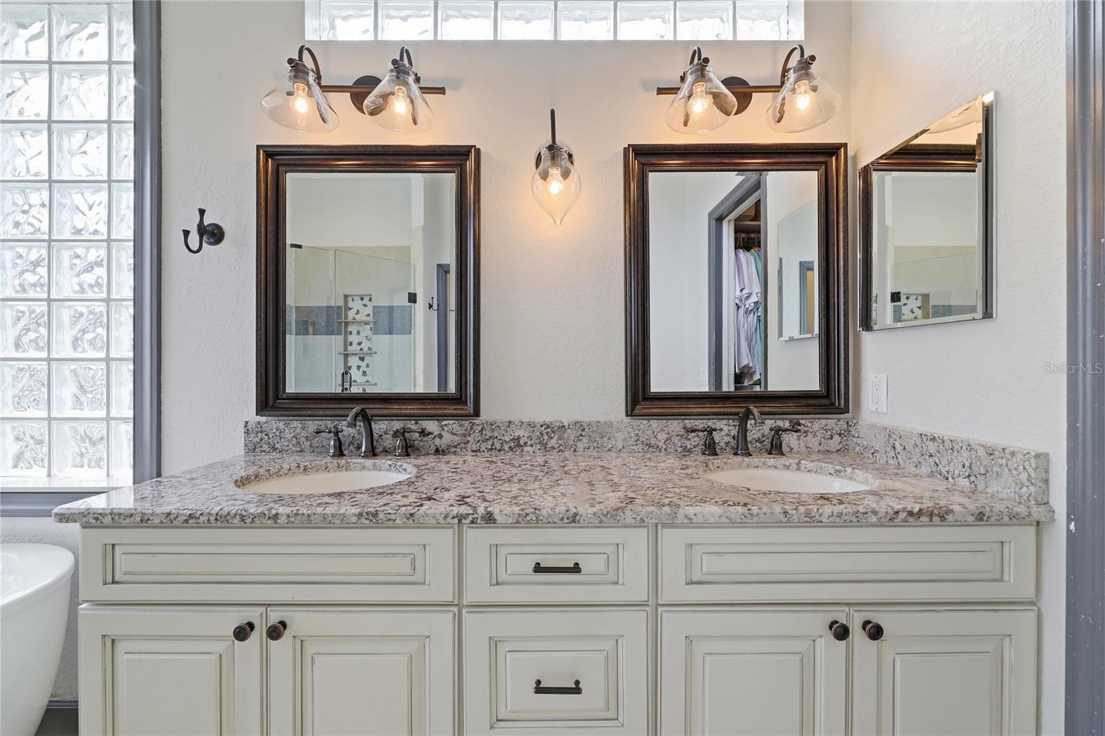 SHERWOOD ESTATES - Residential