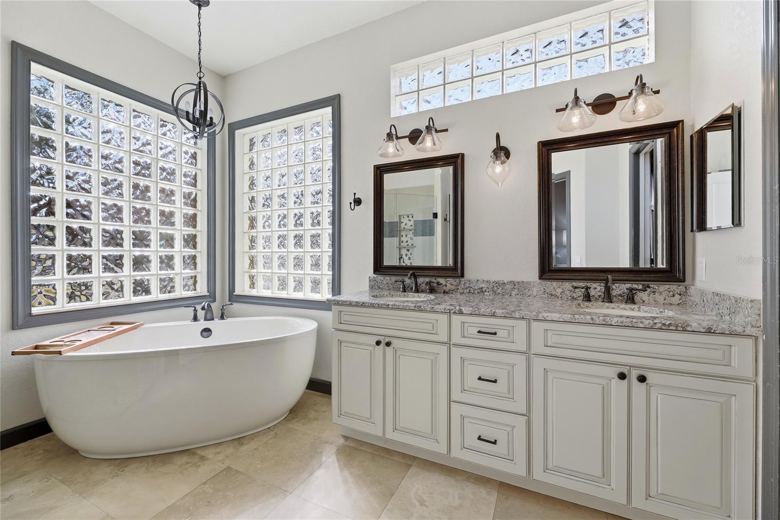 SHERWOOD ESTATES - Residential