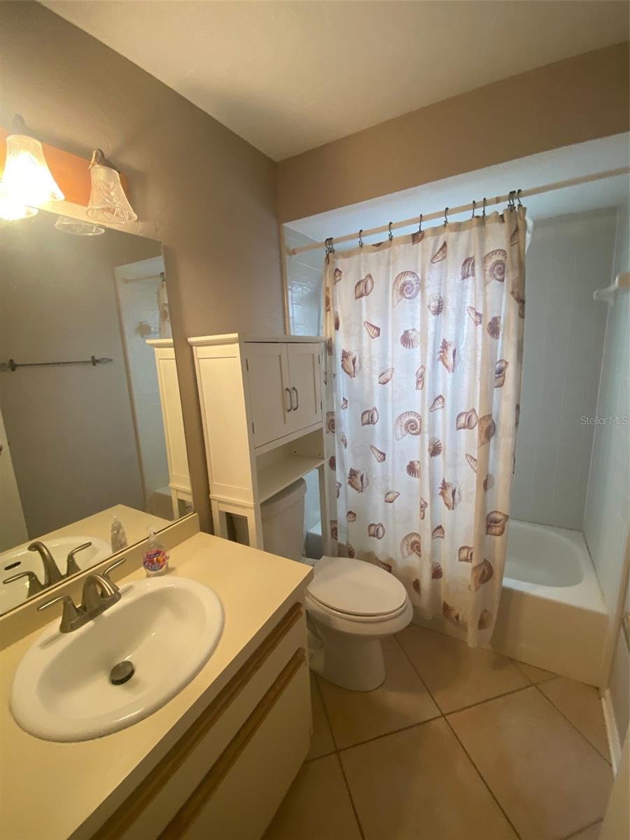 DEER RUN UNIT 12B - Residential Lease