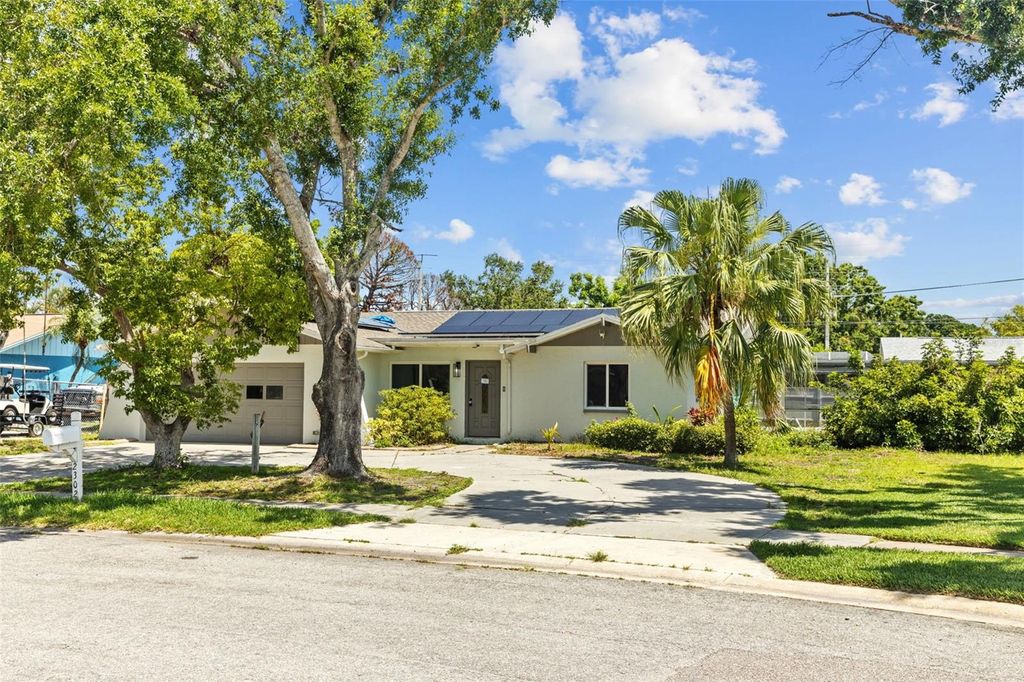 Photo of 2302 16th Street W, Palmetto, FL 34221 (MLS # O6309276)