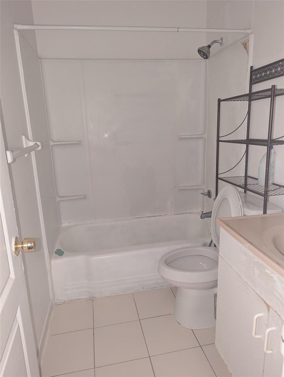 LAKE BARTON VILLAS CONDO - Residential