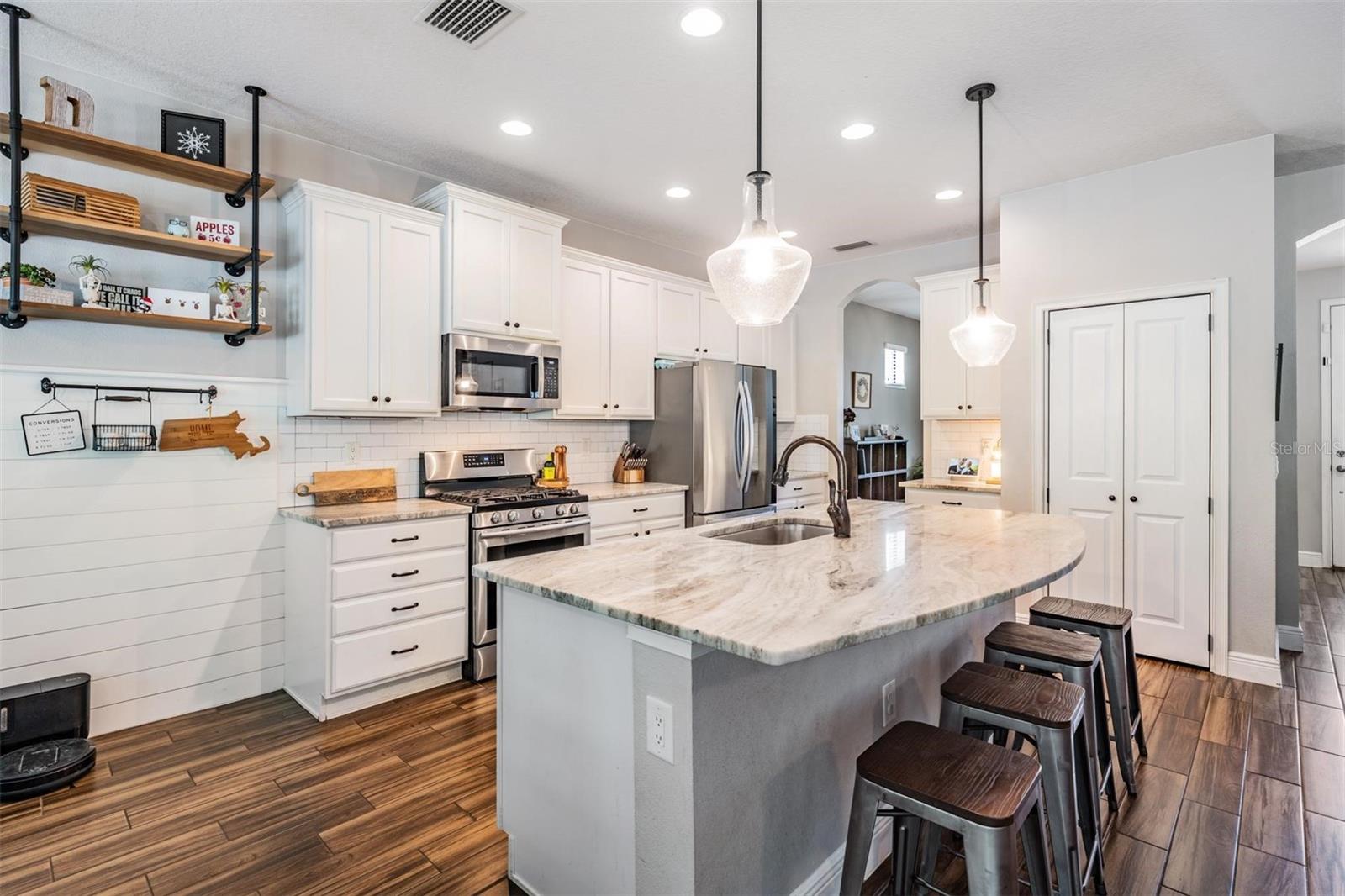 LAKESHORE RANCH PH I - Residential