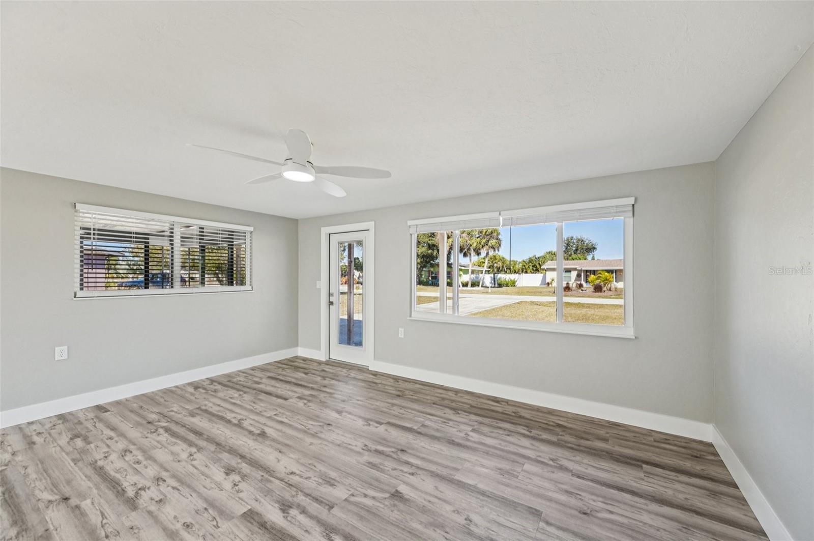 1445 SAINT CLAIR ROAD