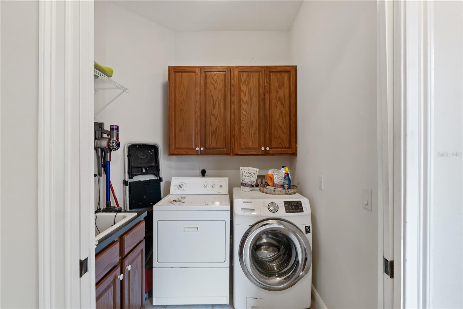 HARBOR HILLS UN #1 - Residential