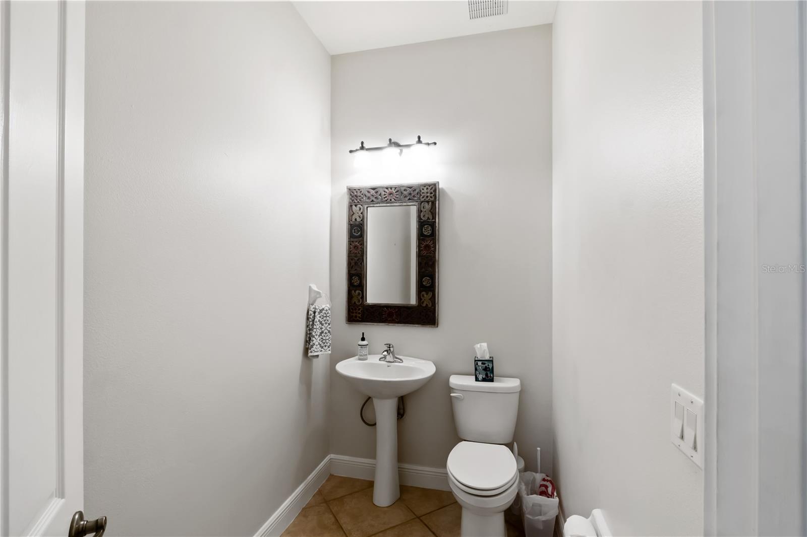 HARBOR HILLS UN #1 - Residential