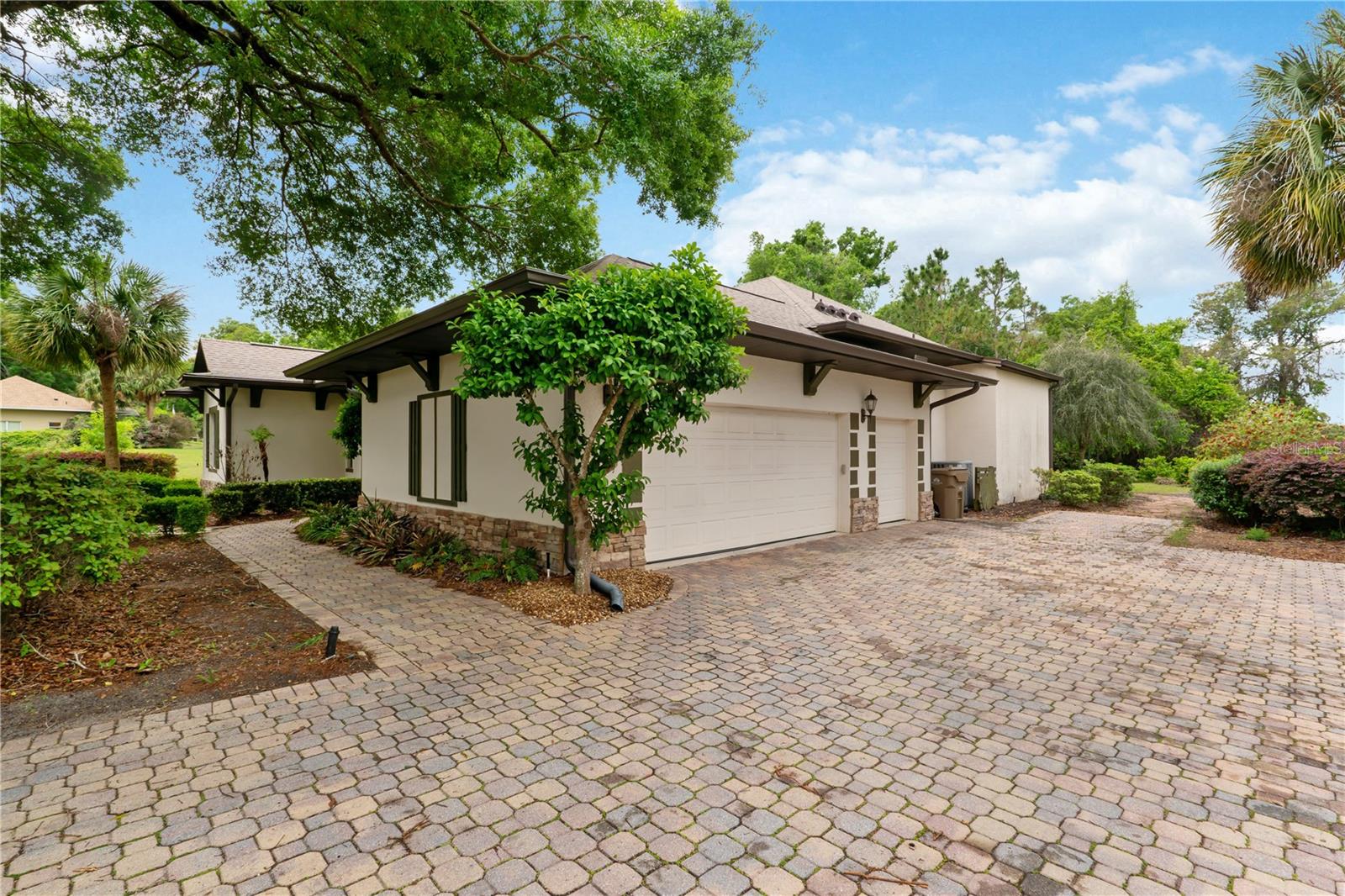 HARBOR HILLS UN #1 - Residential