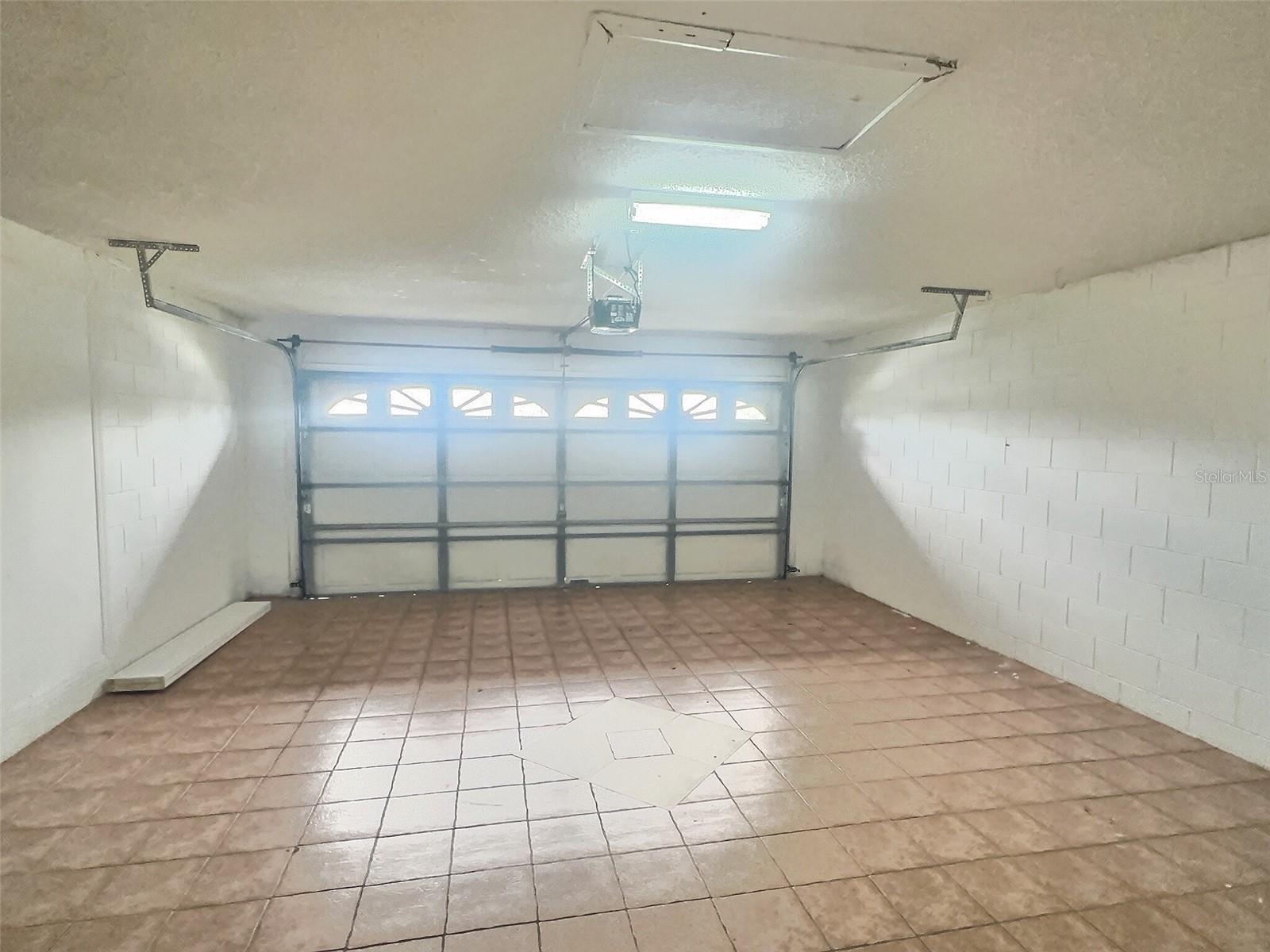 INDIAN WELLS UNIT 8 - Residential Lease