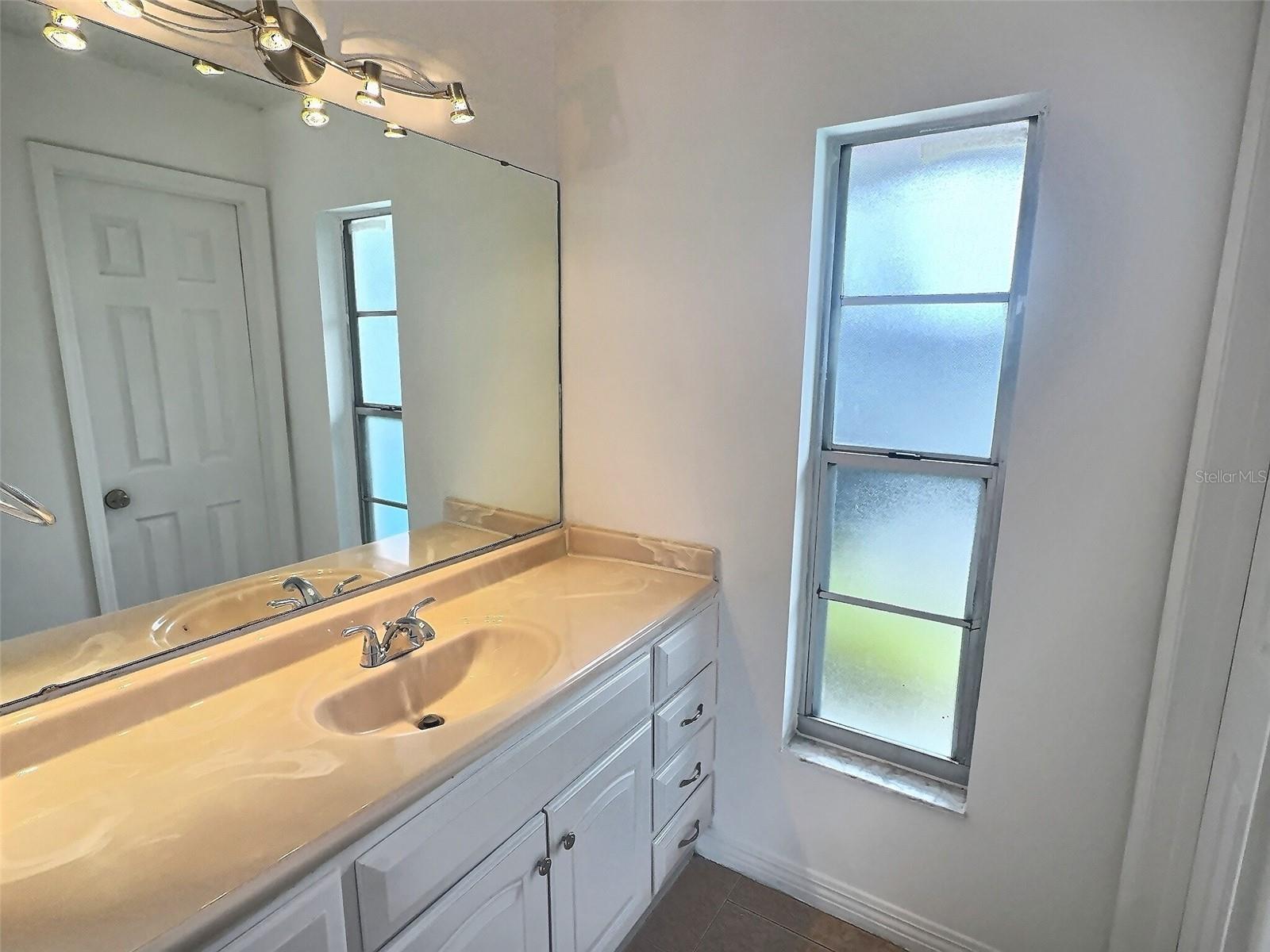 INDIAN WELLS UNIT 8 - Residential Lease