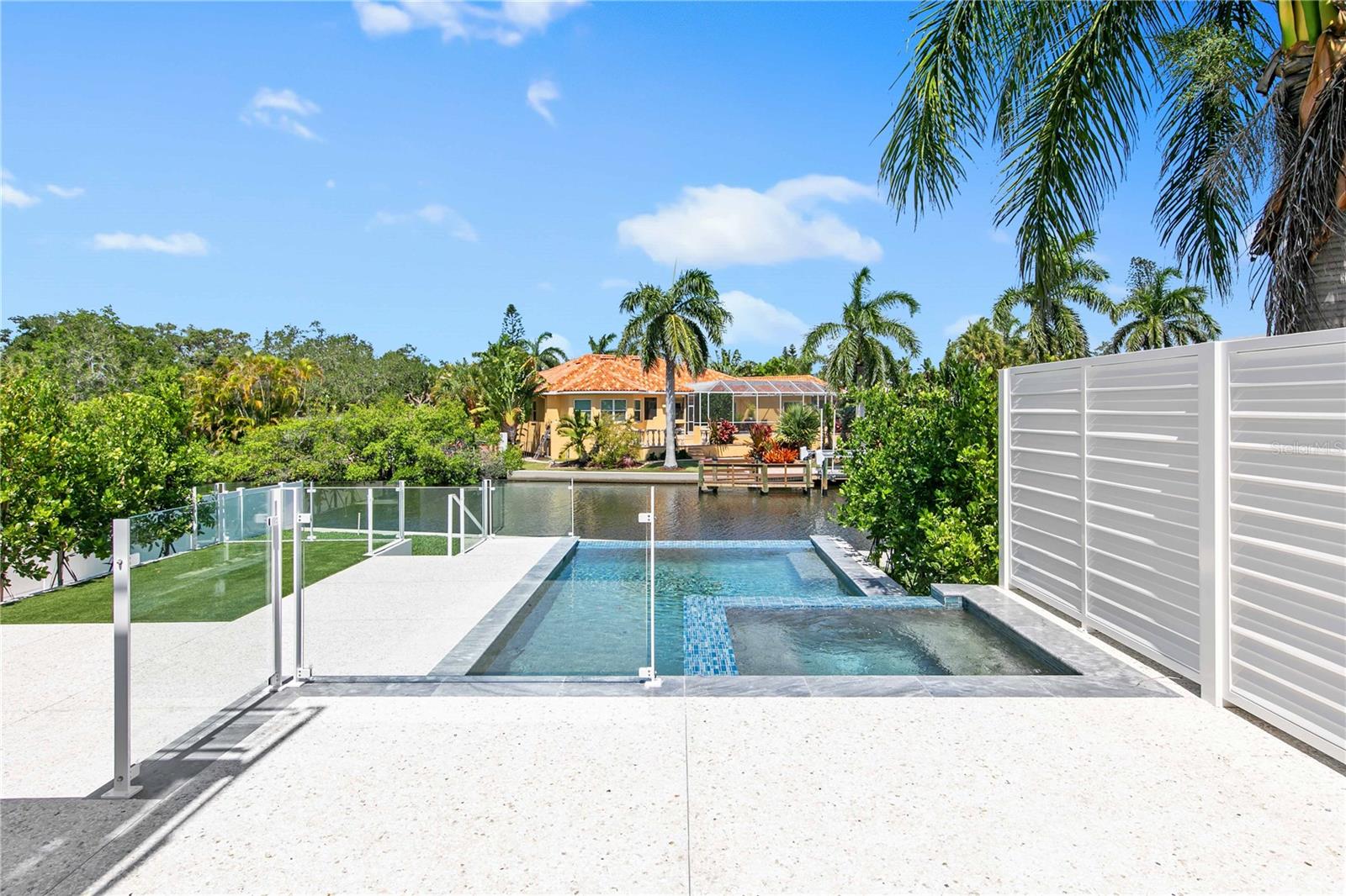 SARASOTA BEACH - Residential