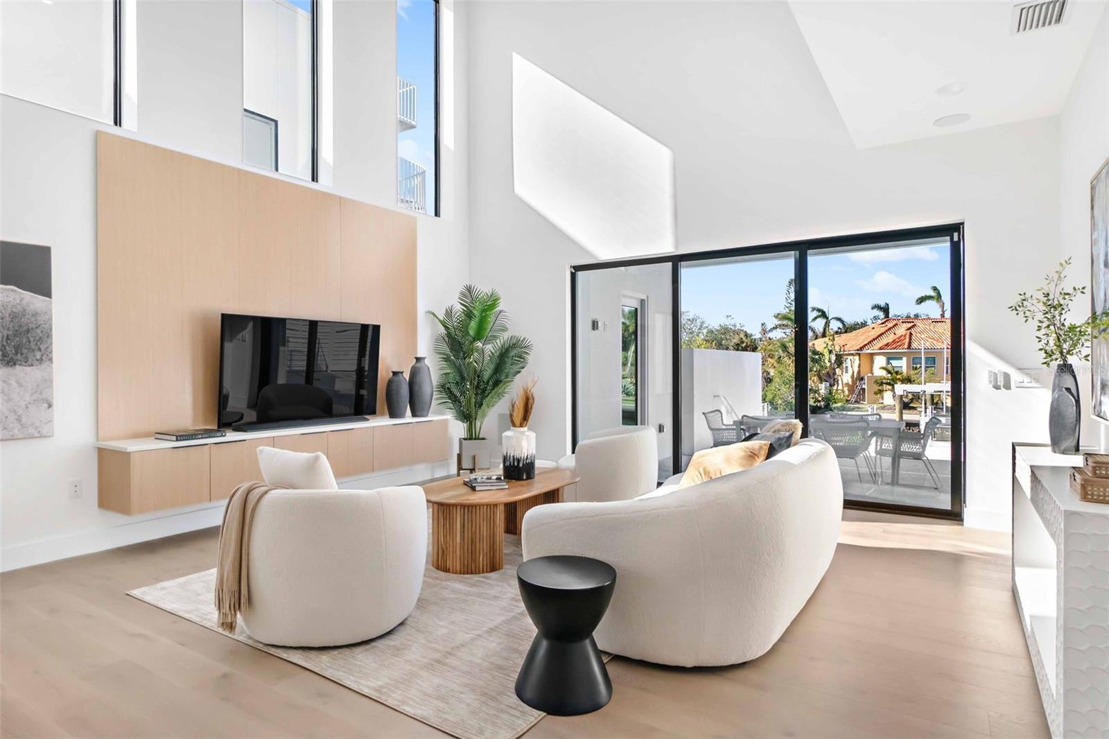 SARASOTA BEACH - Residential