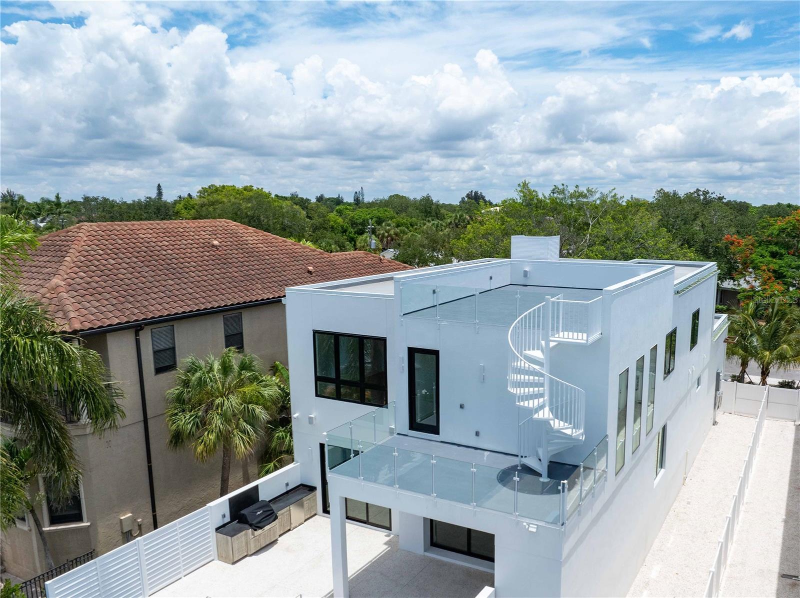 SARASOTA BEACH - Residential