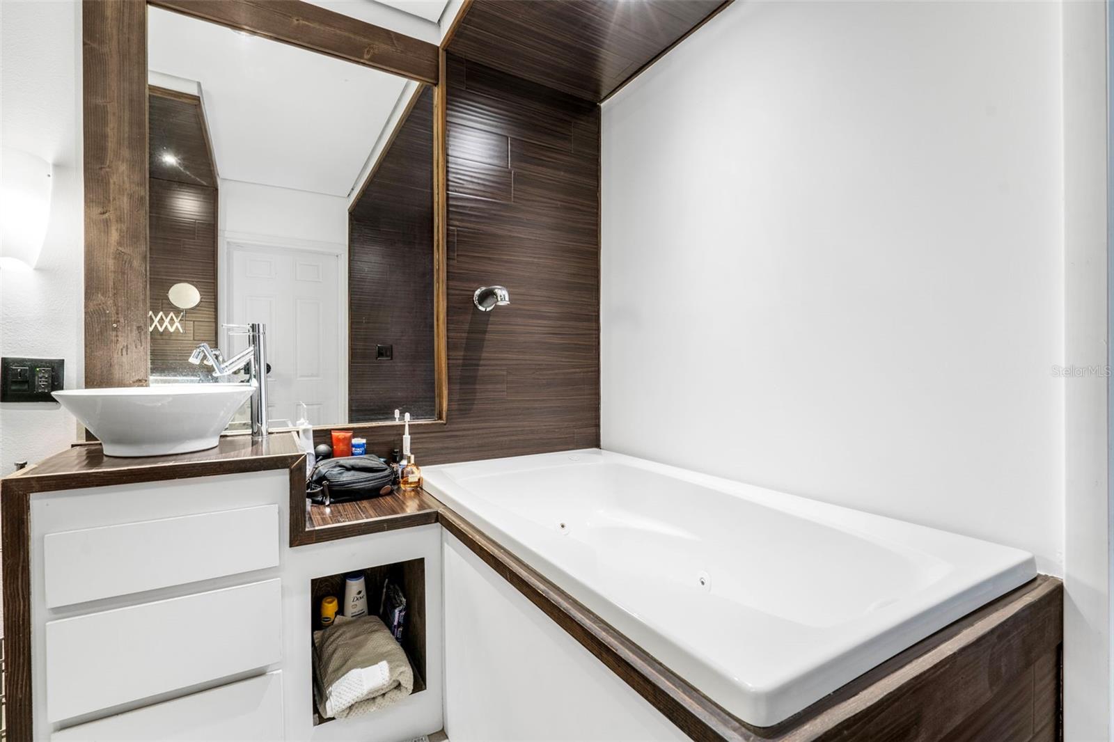 MEADOWBROOK ESTATES - Residential